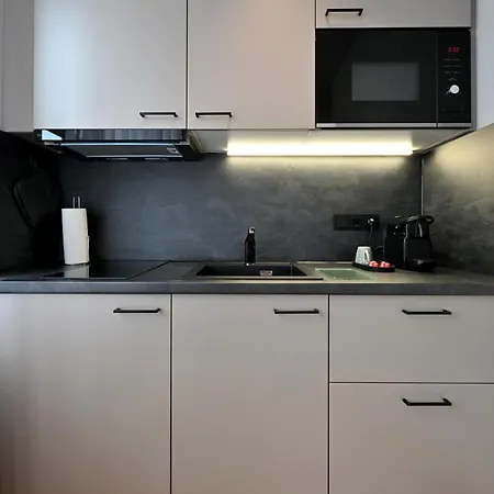 Wyse City, Klimatisiert, Vollausgestattete Kitchenette, 24h Check-in, Metro Апарт-отель Нюрнберг