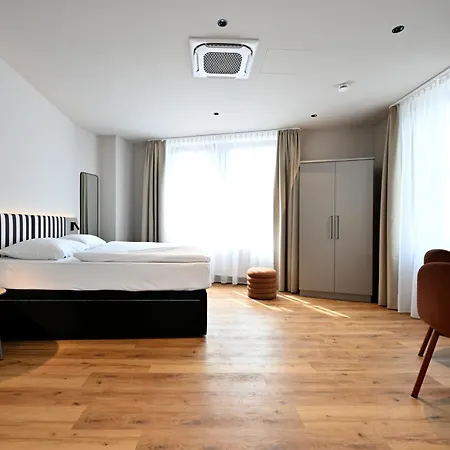Wyse City, Klimatisiert, Vollausgestattete Kitchenette, 24h Check-in, Metro Нюрнберг