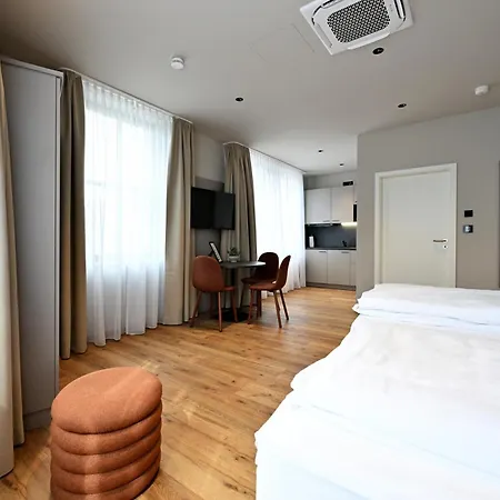 Wyse City, Klimatisiert, Vollausgestattete Kitchenette, 24h Check-in, Metro Апарт-отель Нюрнберг
