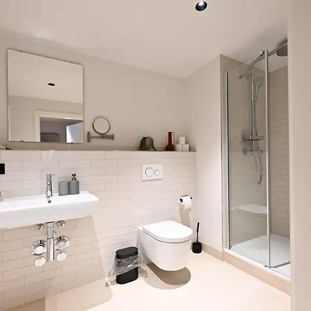 Wyse City, Klimatisiert, Vollausgestattete Kitchenette, 24h Check-in, Metro 3*