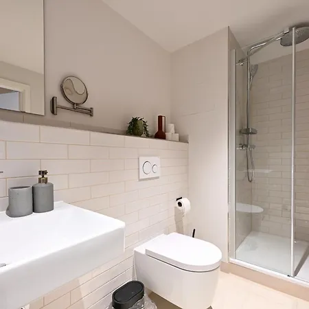 Wyse City, Klimatisiert, Vollausgestattete Kitchenette, 24h Check-in, Metro