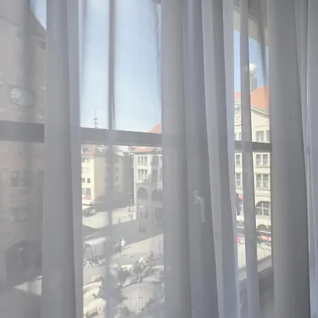 Wyse City, Klimatisiert, Vollausgestattete Kitchenette, 24h Check-in, Metro Апарт-отель 3*