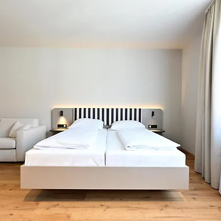 Wyse City, Klimatisiert, Vollausgestattete Kitchenette, 24h Check-in, Metro Апарт-отель