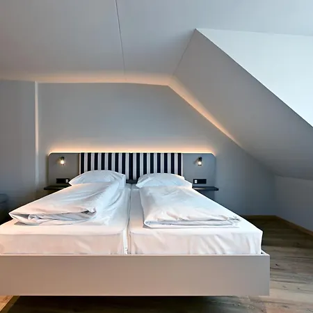 Wyse City, Klimatisiert, Vollausgestattete Kitchenette, 24h Check-in, Metro Апарт-отель 3*