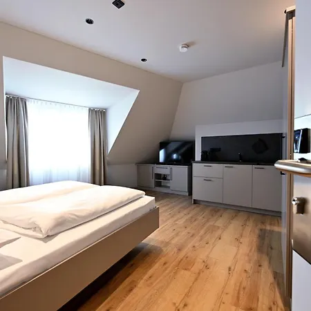 Апарт-отель Wyse City, Klimatisiert, Vollausgestattete Kitchenette, 24h Check-in, Metro Нюрнберг