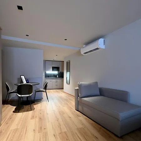 Wyse City, Klimatisiert, Vollausgestattete Kitchenette, 24h Check-in, Metro 3* Нюрнберг