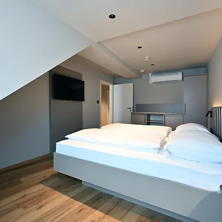Апарт-отель Wyse City, Klimatisiert, Vollausgestattete Kitchenette, 24h Check-in, Metro