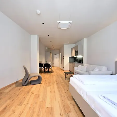 Апарт-отель Wyse City, Klimatisiert, Vollausgestattete Kitchenette, 24h Check-in, Metro
