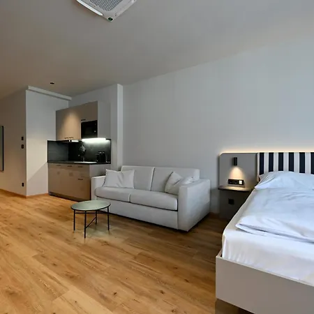 Апарт-отель Wyse City, Klimatisiert, Vollausgestattete Kitchenette, 24h Check-in, Metro Нюрнберг
