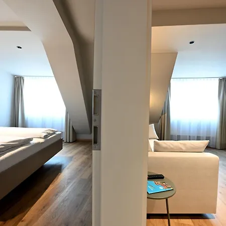 Апарт-отель Wyse City, Klimatisiert, Vollausgestattete Kitchenette, 24h Check-in, Metro Нюрнберг