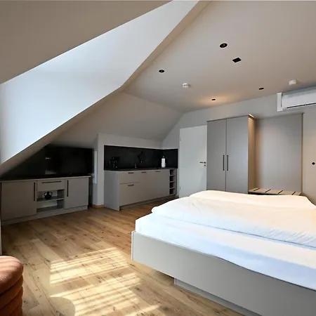 Wyse City, Klimatisiert, Vollausgestattete Kitchenette, 24h Check-in, Metro