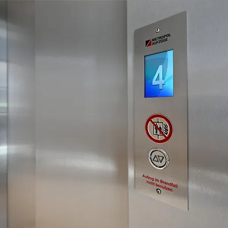 Wyse City, Klimatisiert, Vollausgestattete Kitchenette, 24h Check-in, Metro Нюрнберг