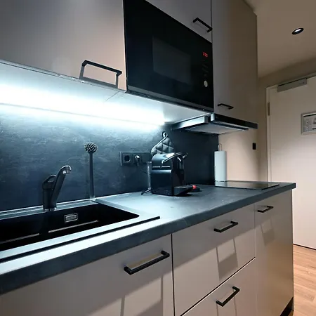 Wyse City, Klimatisiert, Vollausgestattete Kitchenette, 24h Check-in, Metro