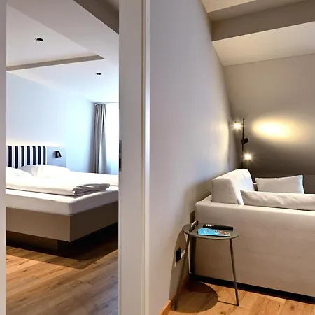 Wyse City, Klimatisiert, Vollausgestattete Kitchenette, 24h Check-in, Metro Апарт-отель 3*