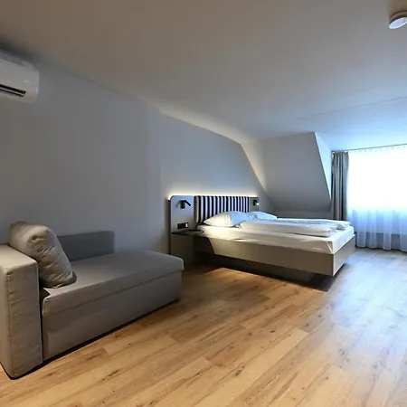 Wyse City, Klimatisiert, Vollausgestattete Kitchenette, 24h Check-in, Metro Нюрнберг